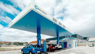 Competencia aprueba la compra de Ballenoil por Cepsa si vende cuatro gasolineras en Andalucía