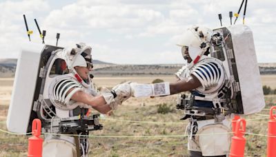 NASA astronauts perform 'moonwalk' in Arizona desert to prepare for Artemis III lunar mission