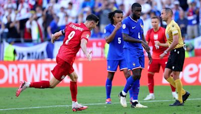 Lewandowski mandó a Francia al segundo lugar del Grupo D