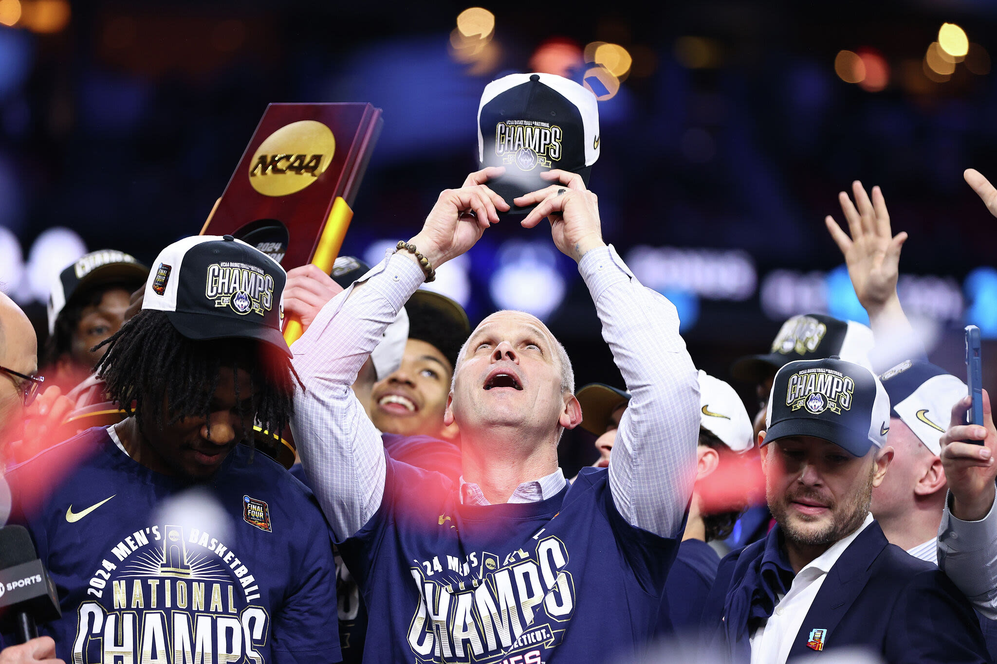 UConn men's basketball coach Dan Hurley will ring opening bell at New York Stock Exchange