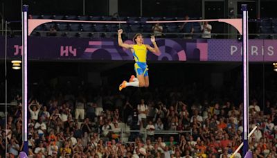 Duplantis culmina noche de oro con récord mundial en salto con garrocha