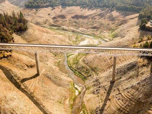 California’s Lake Oroville highlights reversal of severe-drought levels in stunning before and after images