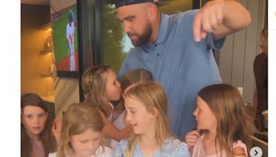 Parents of young Swifties praise Chiefs’ Travis Kelce for taking time for photo