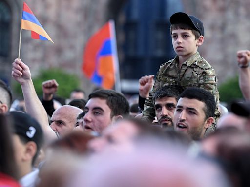 Mass Protests in Armenia Demand End of Concessions to Azerbaijan