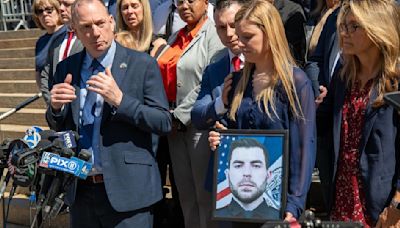 Guy Rivera, accused killer of NYPD Det. Jonathan Diller arraigned in Queens courtroom packed with Diller family, officers