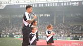 Neymar aparece em vídeo e é vaiado por torcida na apresentação de Coutinho no Vasco; veja vídeo