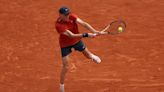 Bet on Jannik Sinner to outlast Carlos Alcaraz in French Open semifinal matchup