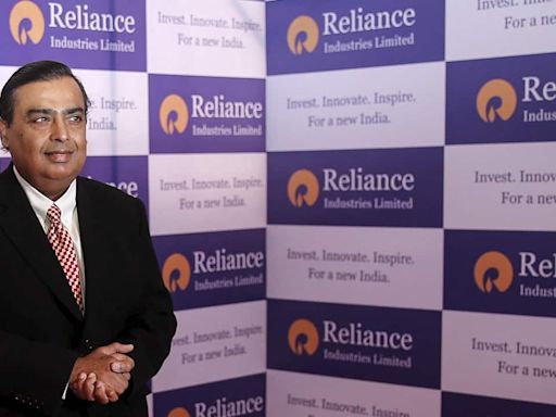 RIL becomes first Indian company to cross Rs 21 lakh crore mcap