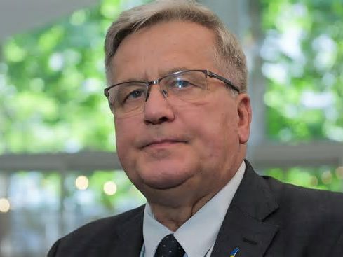 Bronisław Komorowski prognozuje szanse na wojnę z Rosją. Mówi o "potrzasku"