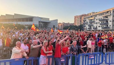 Badalona y Barcelona reúnen a miles de personas para ver la Eurocopa en 2 pantallas gigantes