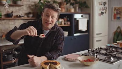 Jamie Oliver's Air Fryer Meals: Viewers tell chef to 'hand himself in to the police' as they brand his no biscuit cheesecake a 'crime' and accuse him of burning it