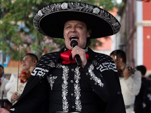 FOTOS: Así fue el concierto GRATIS de Pedro Fernández en Garibaldi, CDMX