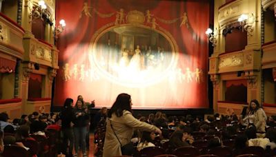 Teatro 'por el buen vivir': una sesión en el Palacio Valdés con 300 escolares