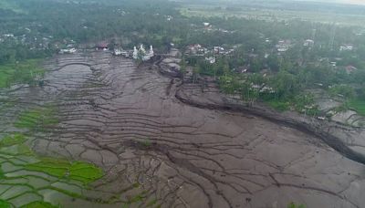 Enchentes e correntes de lava fria deixam 34 mortos e 16 desaparecidos na Indonésia
