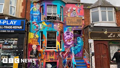 Carroll and Tolkien characters feature on Oxford pub mural