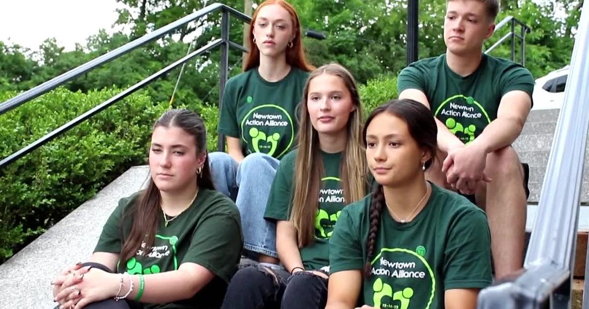 Sandy Hook school shooting survivors graduate from high school