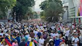 Tensa expectativa en Venezuela por marchas que convocaron María Corina Machado y Maduro