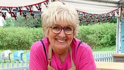 Dawn Hollyoak, Great British Baking Show Contestant, Dies at 61