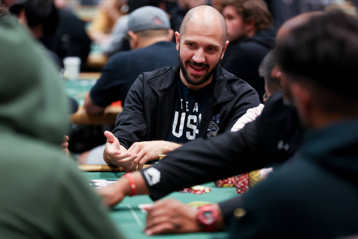 Poker players overcome theft, build big stacks at WSOP Main Event