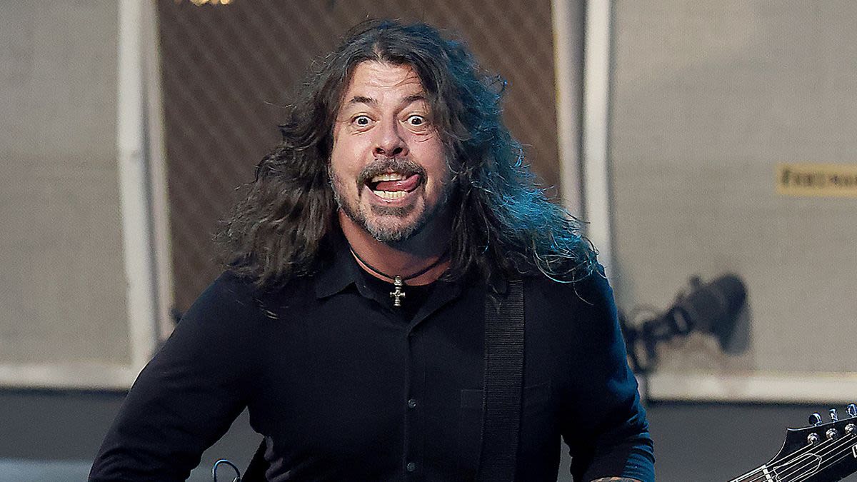 ... Claimed To Be The Mother Of Dave Grohl’s Baby A Day Before His Announcement. What’s Going On, And...