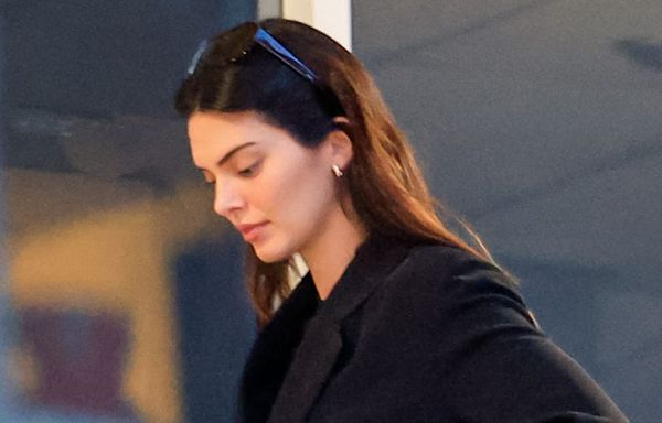 Kendall Jenner Supersizes Her Minimalist Staples With Big Sunglasses and an Even Bigger Tote