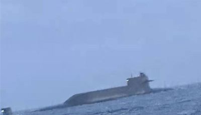 中共潛艦浮出澎湖海面 綠委分析3可能：走台灣海峽不正常