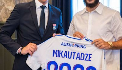 Lyon contrata atacante Georges Mikautadze, artilheiro da Geórgia na última Euro