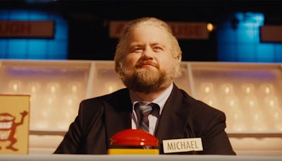 ‘The Luckiest Man in America’ Review: Paul Walter Hauser Stars in a Game Show Drama With More Style Than Substance