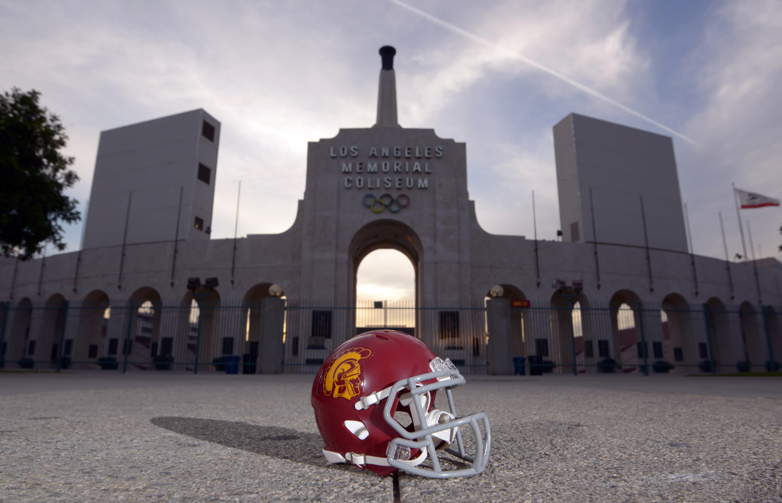 James Madison transfer cornerback D’Angelo Ponds offered by USC