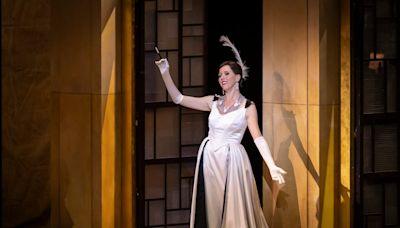 La soprano Lisette Oropesa reina como Manon en Les Arts