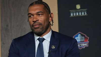 WATCH: Panthers great, soon-to-be HOFer Julius Peppers receives his Gold Jacket