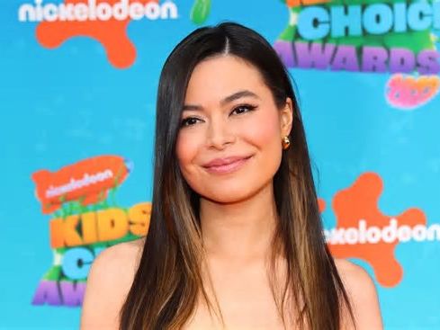 Miranda Cosgrove Recalls a Recent and Candid Run-In With a Young ‘iCarly’ Fan: ‘You Got Old’