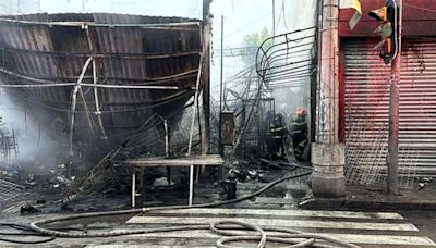 Incendio en La Merced CDMX: ¡25 Puestos afectados y sin servicio de Metrobús Línea 4!