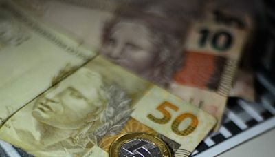 Receita paga hoje terceiro lote de restituição do Imposto de Renda