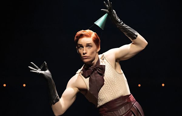 Eddie Redmayne on Audience Interaction and the “Chaotic Wonder” of Performing in ‘Cabaret’