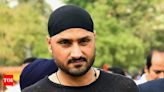 'Khelna hai to khelo, hum nahi bhejenge team': Angry Harbhajan Singh tells Pakistan on live TV - watch | Cricket News - Times of India