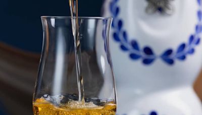 Celebra el Día de las Madres con Clase Azul Tequila Reposado