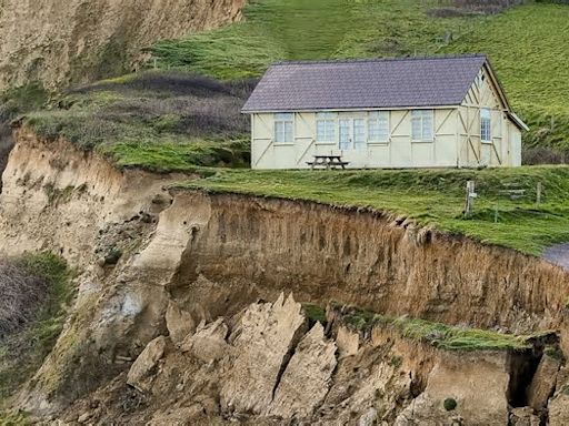 A real Broadchurch cliffhanger! Chalet that featured in ITV crime hit is just 15 feet away from 140ft drop after recent rockfalls