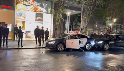 糗！周杰倫、金智媛同場現身 警車取締違停卻撞上近千萬邁巴赫