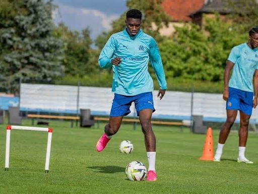 Ismaïla Sarr, de retour à l’entraînement collectif de l’OM après une blessure, se prépare pour le match contre les Sang et Or