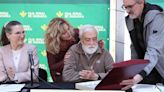 Cariñoso homenaje a Miguel Sánchez-Ostiz en el arranque de la Feria del Libro de Navarra