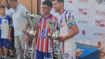 El sueño atlético de Carlos Martín sigue, fue capitán y recogió el trofeo Memorial Jesús Gil