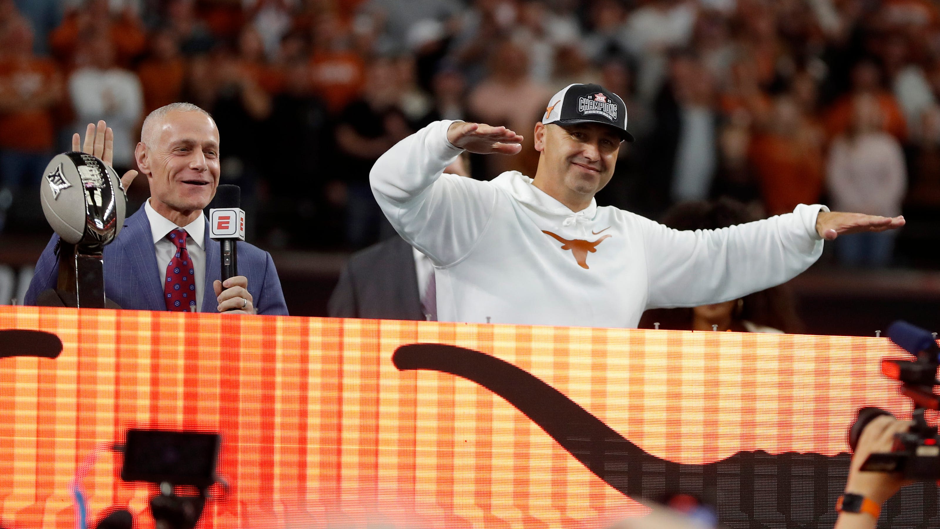 Texas football coach Steve Sarkisian sounds just fine with the 2024 expectations | Bohls