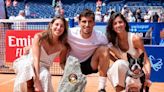 Descubre a Pedro Cachín, rival de Rafa Nadal en el Mutua Madrid Open: enamorado de una española y con su perrito como inseparable talismán