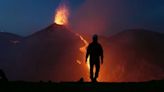 VÍDEO: Una nueva erupción del Etna ofrece un espectáculo de lava en Sicilia