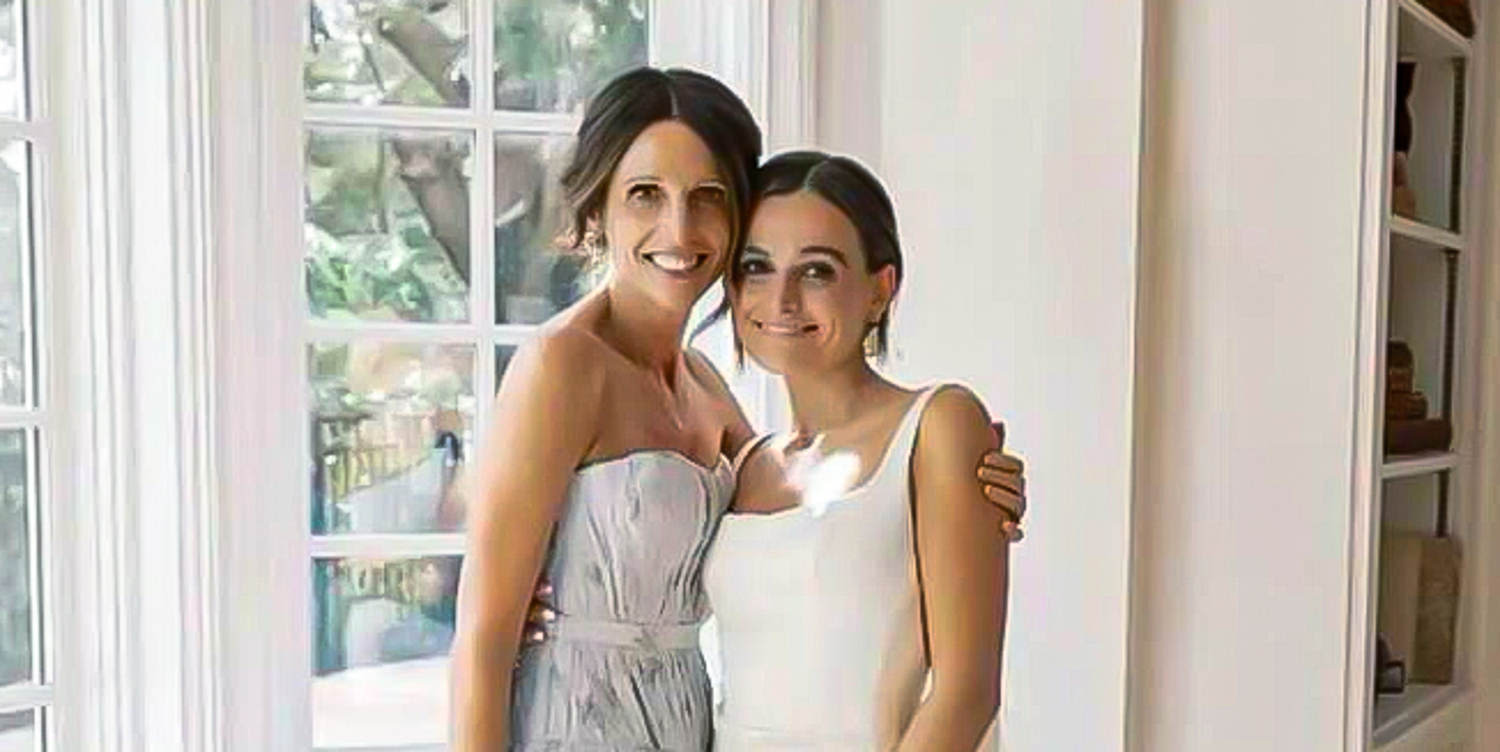 The bride loved her mom’s mother-of-the-bride dress. The internet did not