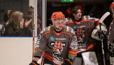 James Smith re-signs for Telford Tigers