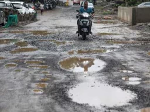 K’taka Dy CM Shivakumar says 96% of Bengaluru potholes have been fixed, citizens collective claims otherwise