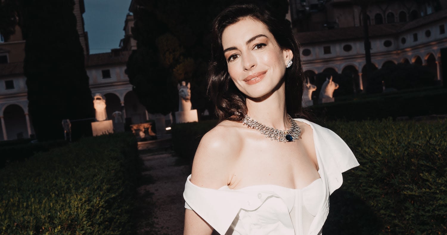 Anne Hathaway's Viral Gap Dress Is Available For Preorder