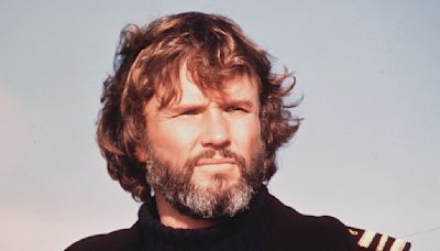 "What a great loss. What a great writer. What a great actor. What a great friend.": Kris Kristofferson dies aged 88